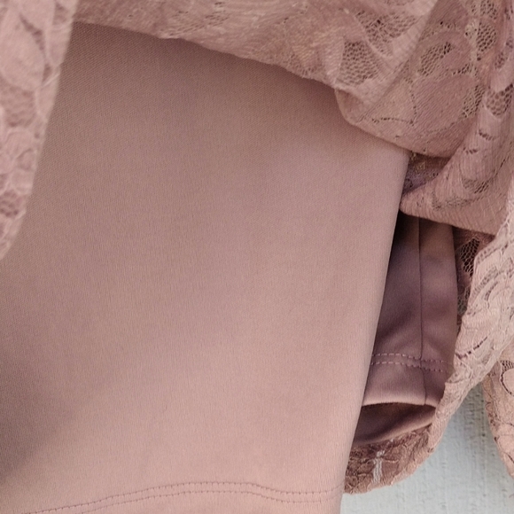 Cable & Gauge Elegant Lace Long Sleeve Top NWT - Picture 6 of 7